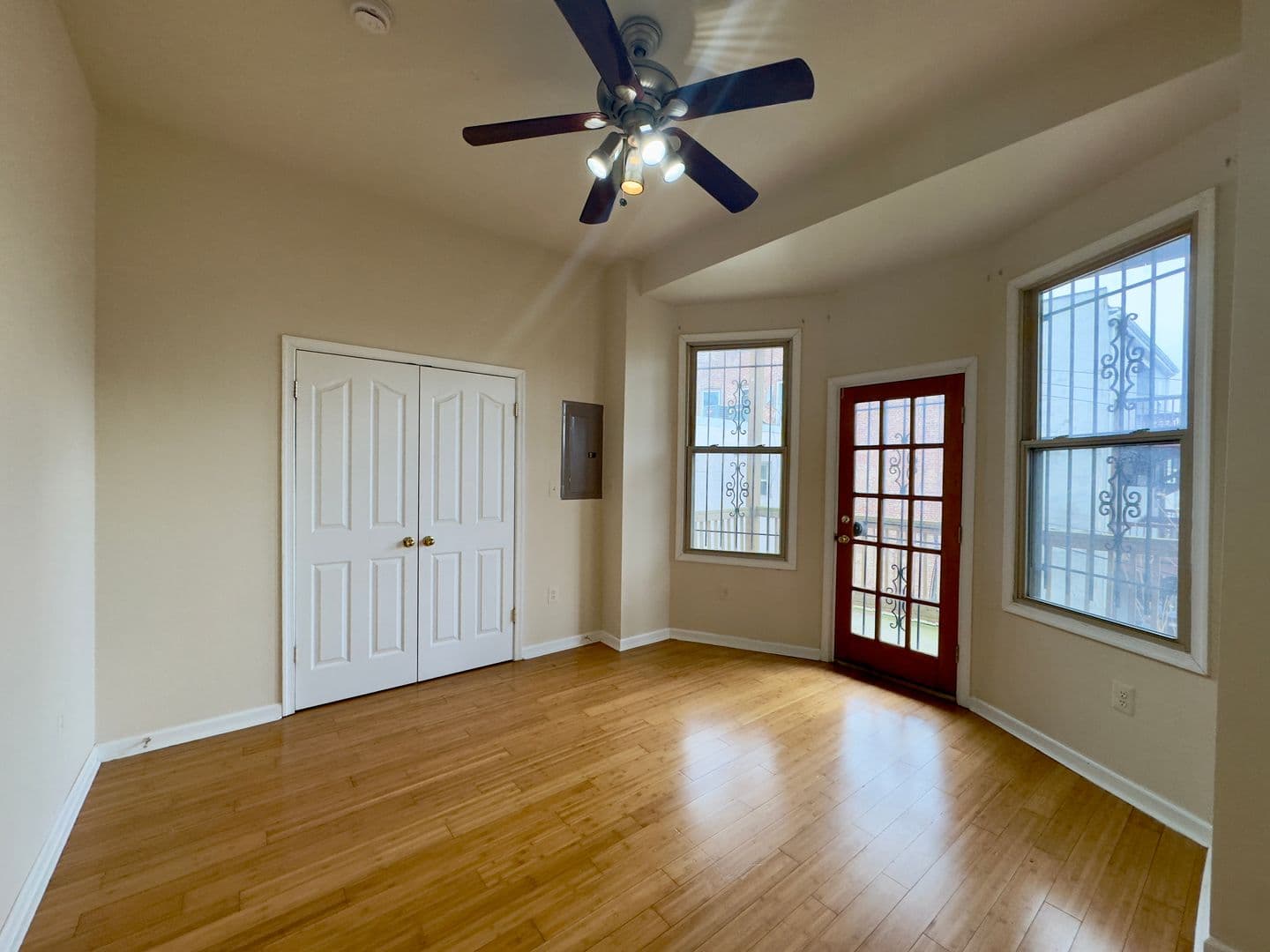 Baltimore Apartment: 2401 Brookfield Ave