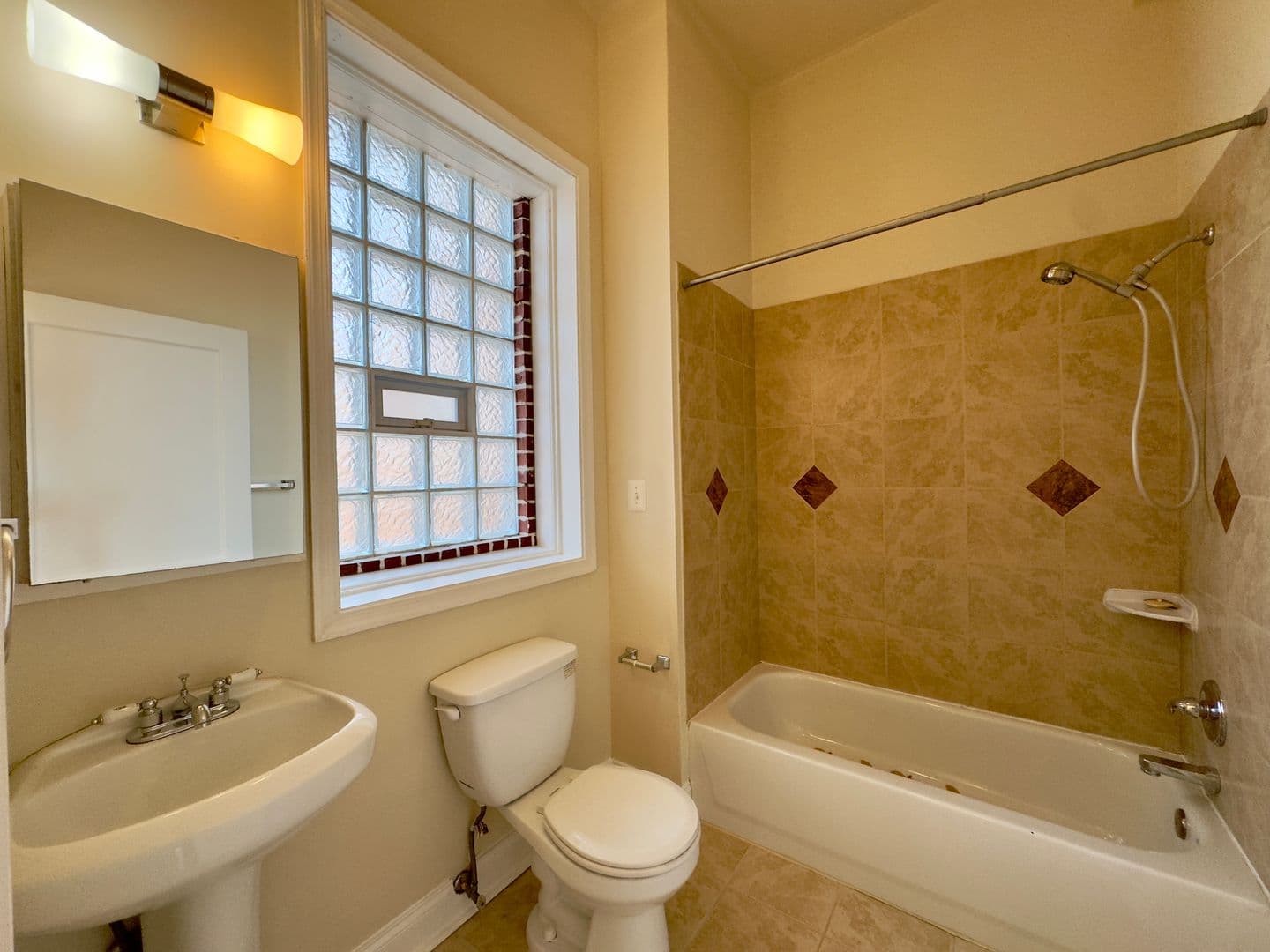 Baltimore Apartment: 2401 Brookfield Ave