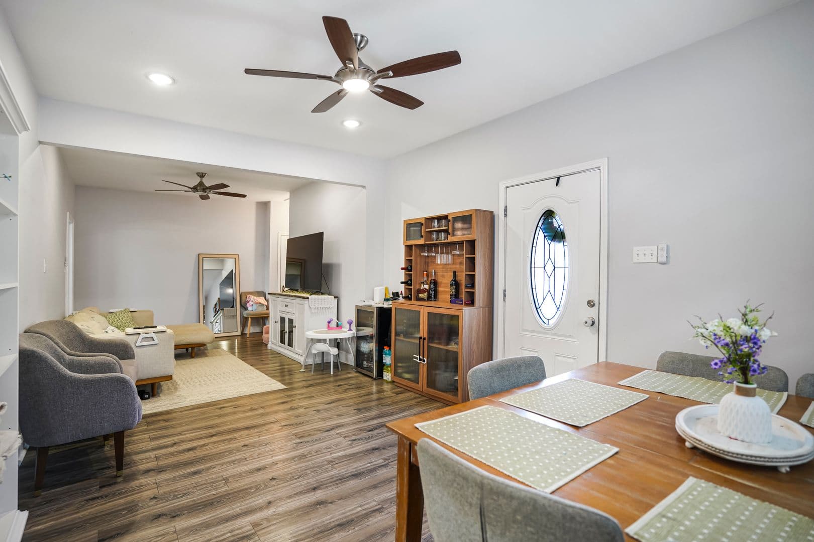 Gretna Apartment: 427 - 429 Third St