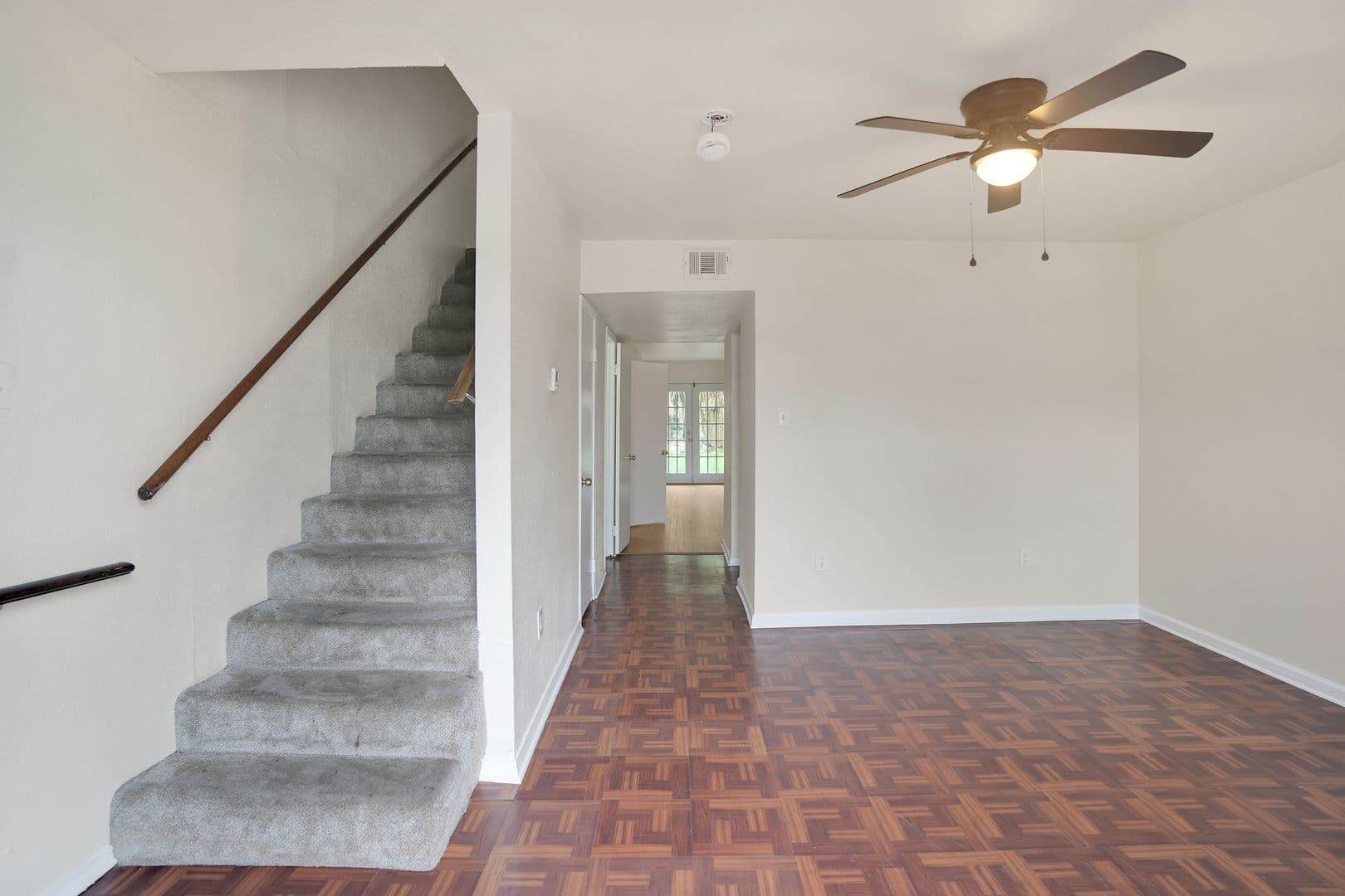 Terrytown Apartment: 500-502 Behrman Hwy