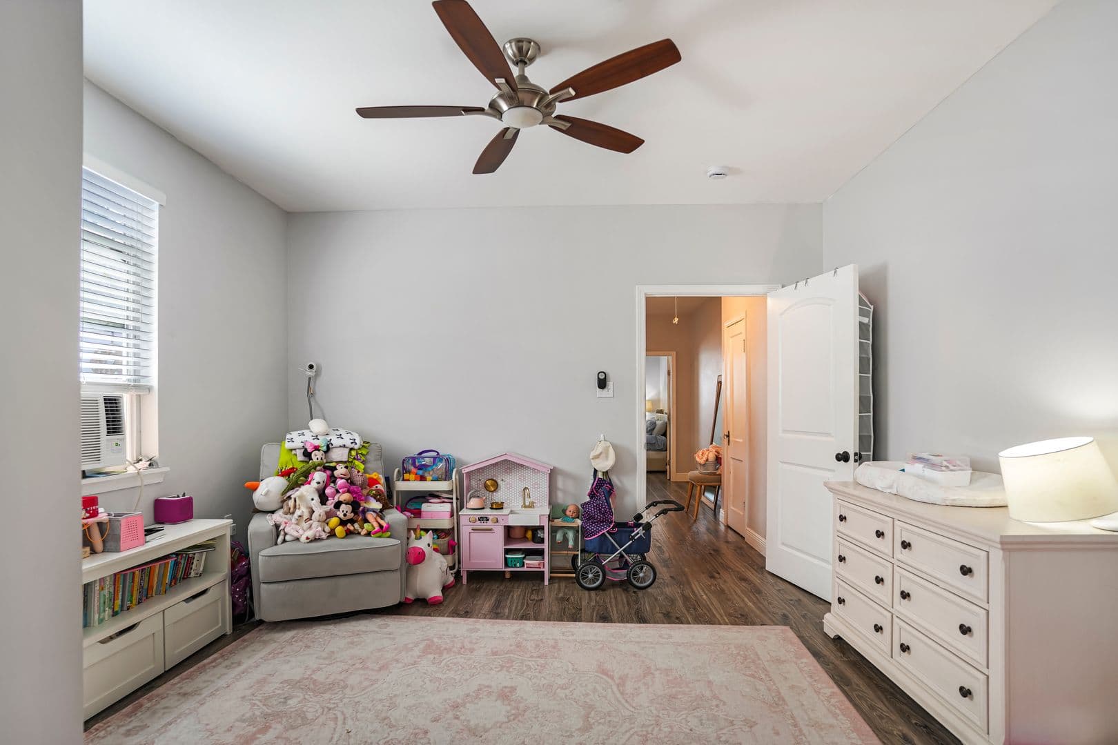Gretna Apartment: 427 - 429 Third St