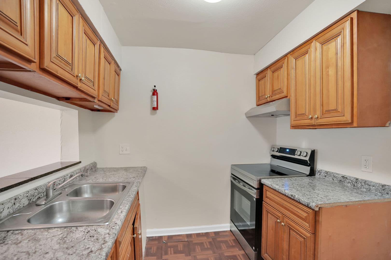 Terrytown Apartment: 500-502 Behrman Hwy