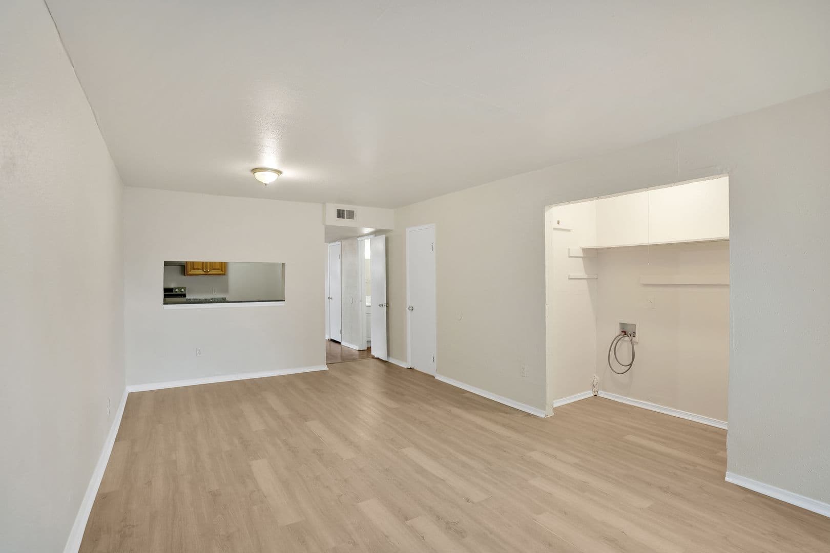 Terrytown Apartment: 500-502 Behrman Hwy