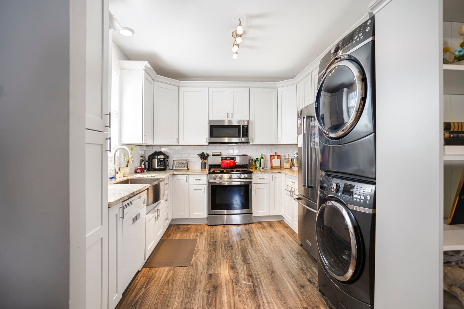 Gretna Apartment: 427 - 429 Third St