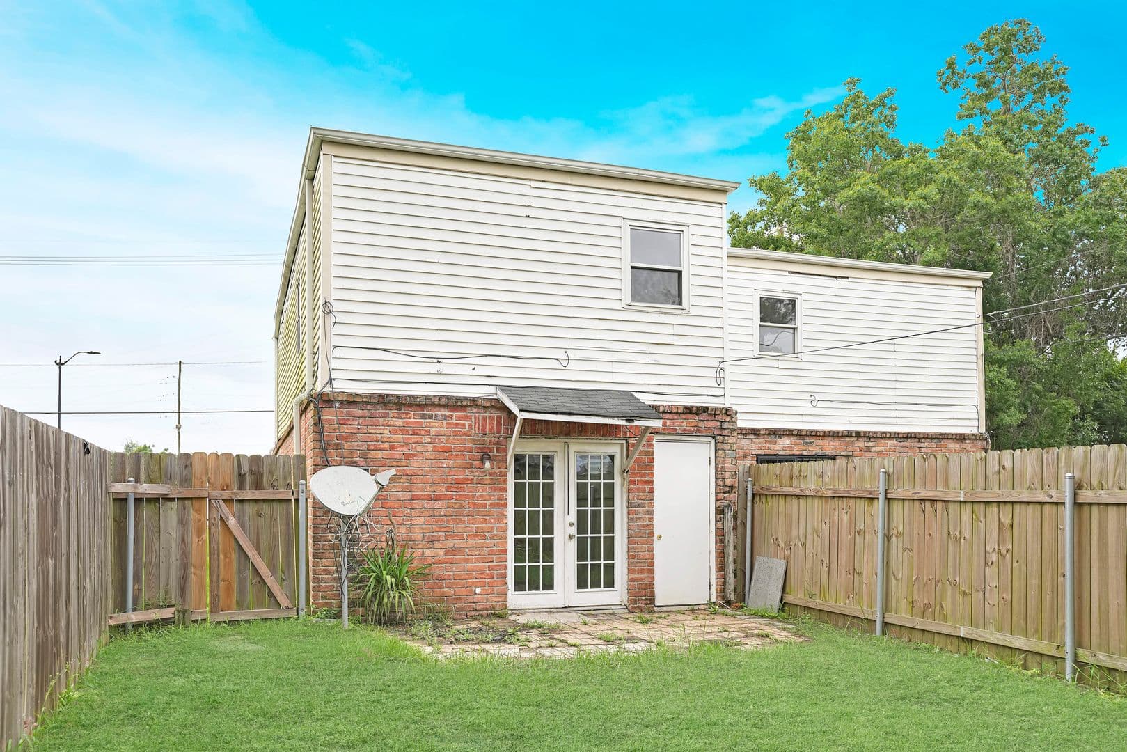 Terrytown Apartment: 500-502 Behrman Hwy