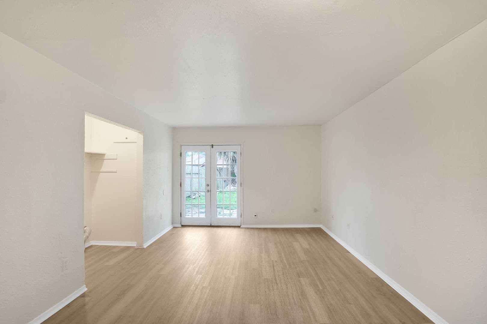 Terrytown Apartment: 500-502 Behrman Hwy