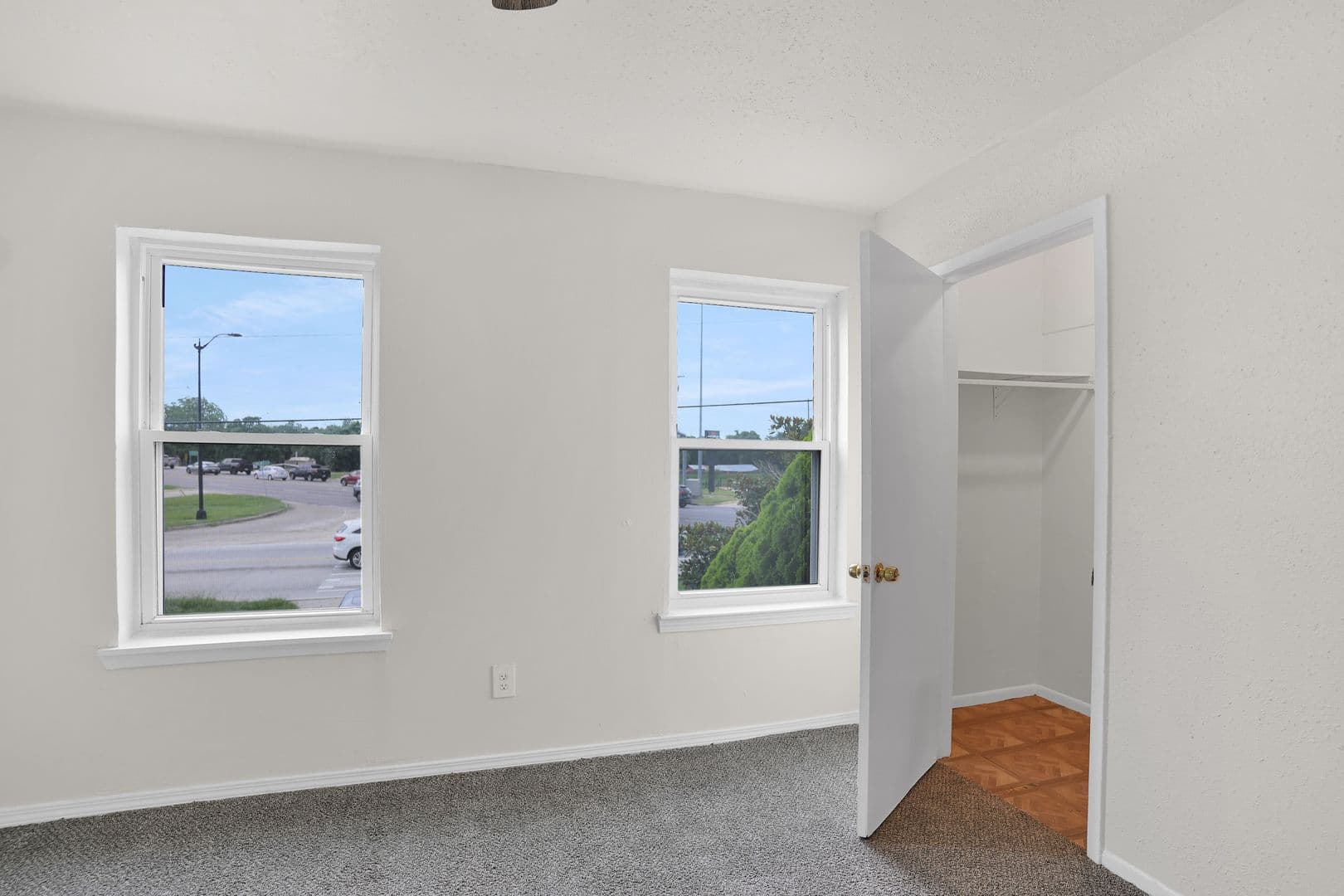 Terrytown Apartment: 500-502 Behrman Hwy