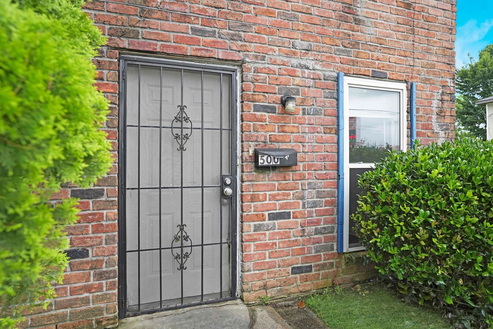 Terrytown Apartment: 500-502 Behrman Hwy
