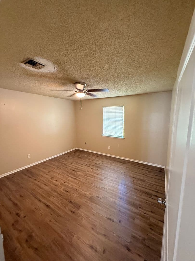 Lafayette Apartment: 106 Vieux Orleans