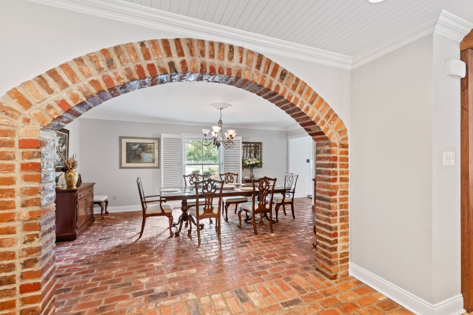 Broussard Apartment: 1026 S Morgan Avenue