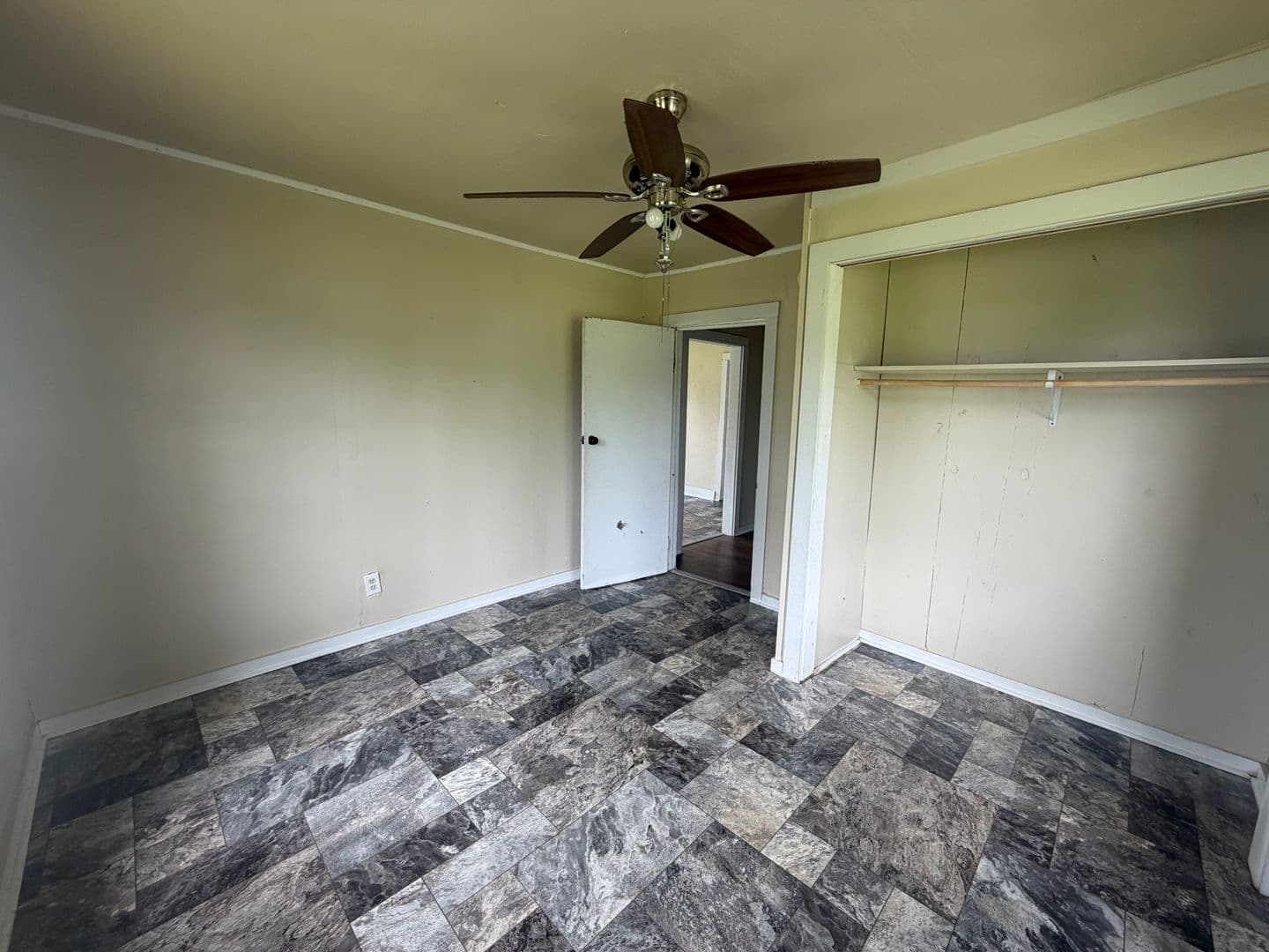 Rayne House: 806 W D Street