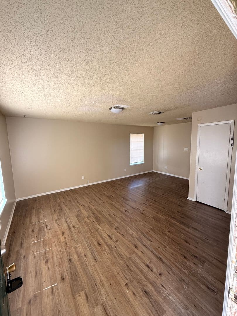 Lafayette Apartment: 106 Vieux Orleans