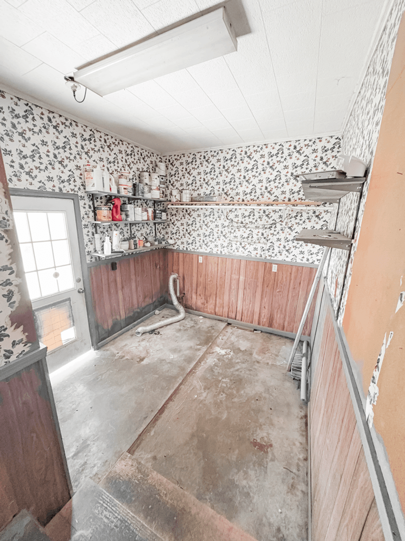 Lafayette House: 205 Lana Drive