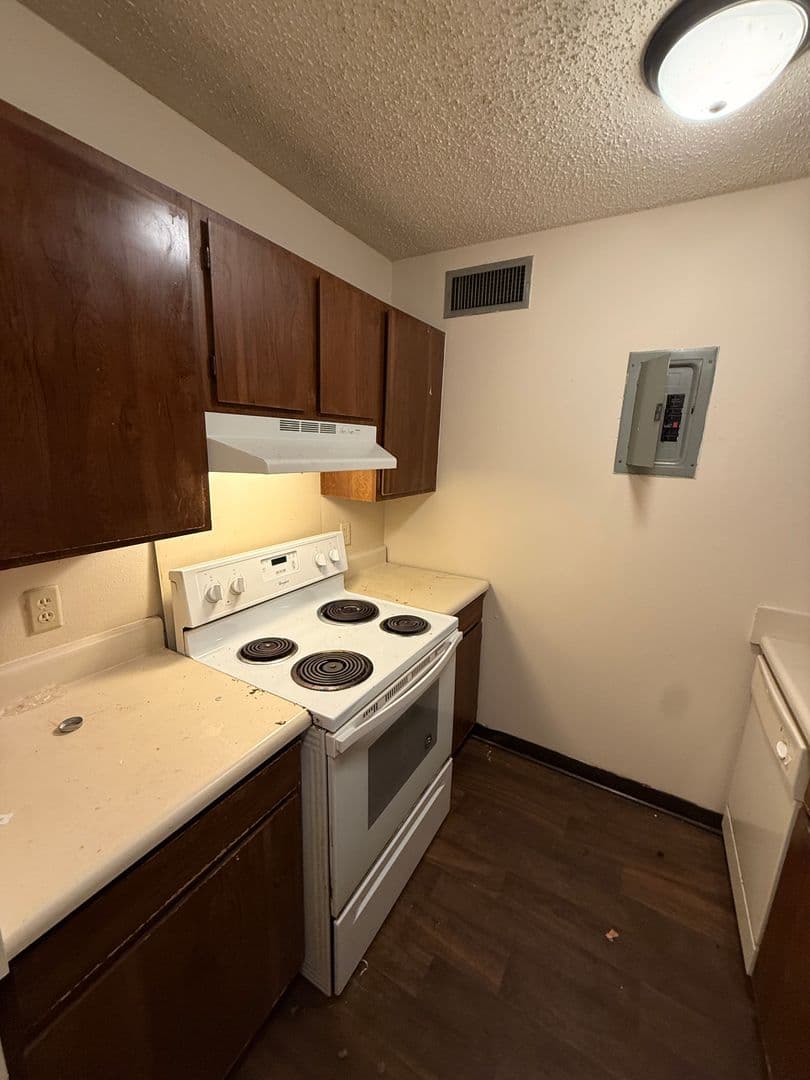 Lafayette Apartment: 200 High Meadows Blvd