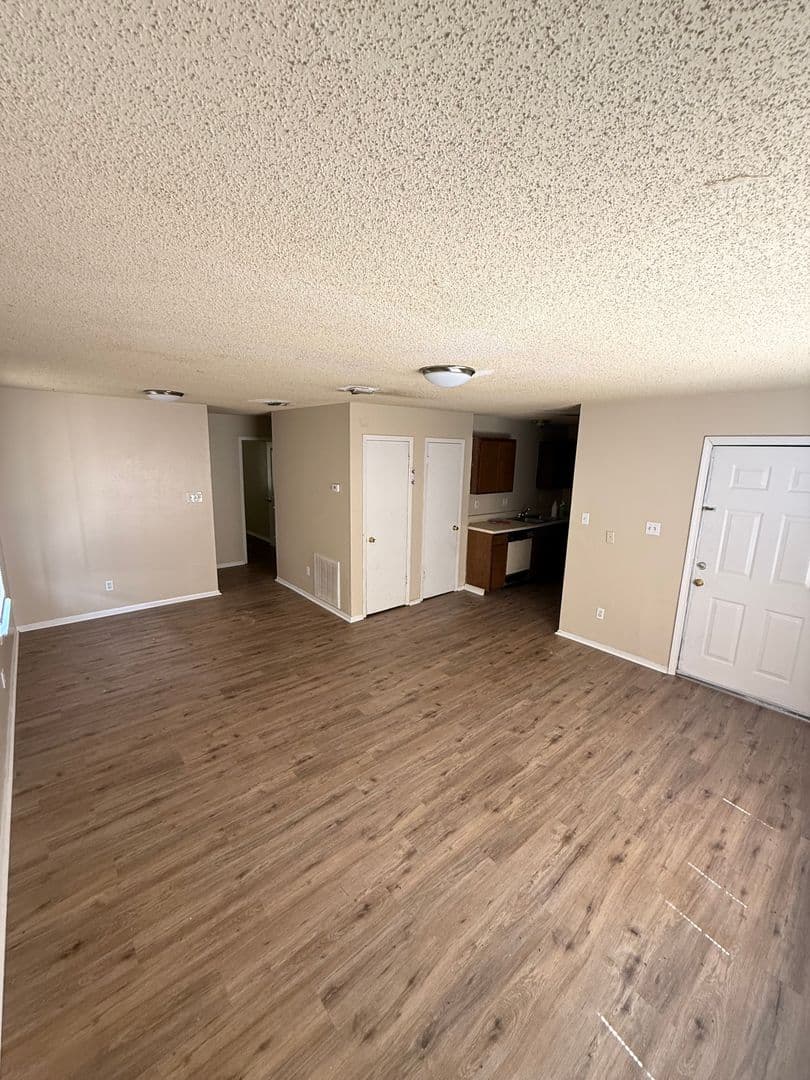Lafayette Apartment: 106 Vieux Orleans