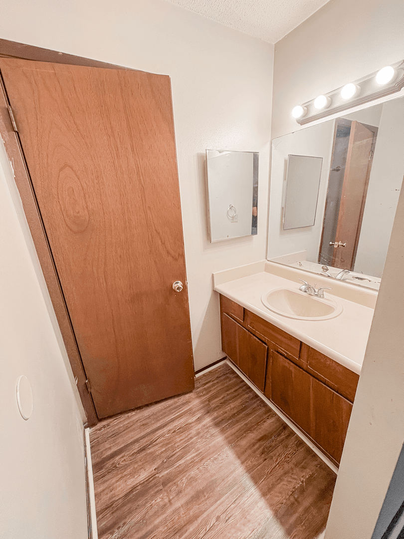 Lafayette Apartment: 200 High Meadows Blvd