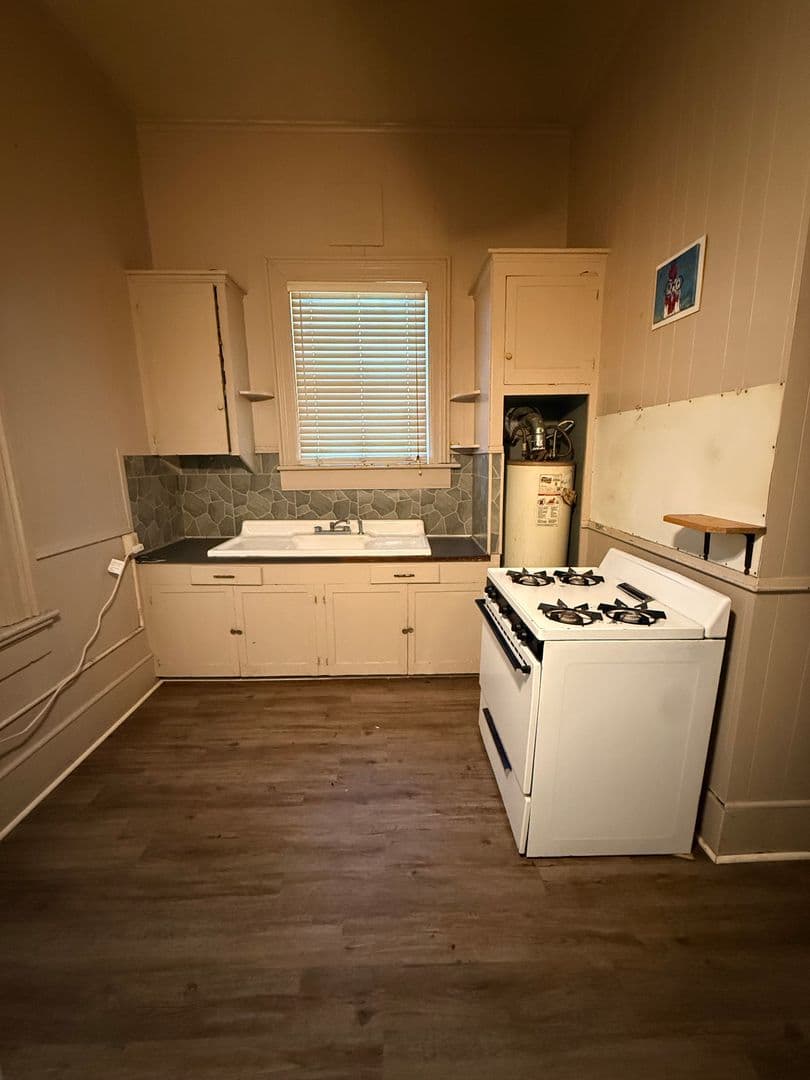 New Iberia Apartment: 218 West St. Peter Street