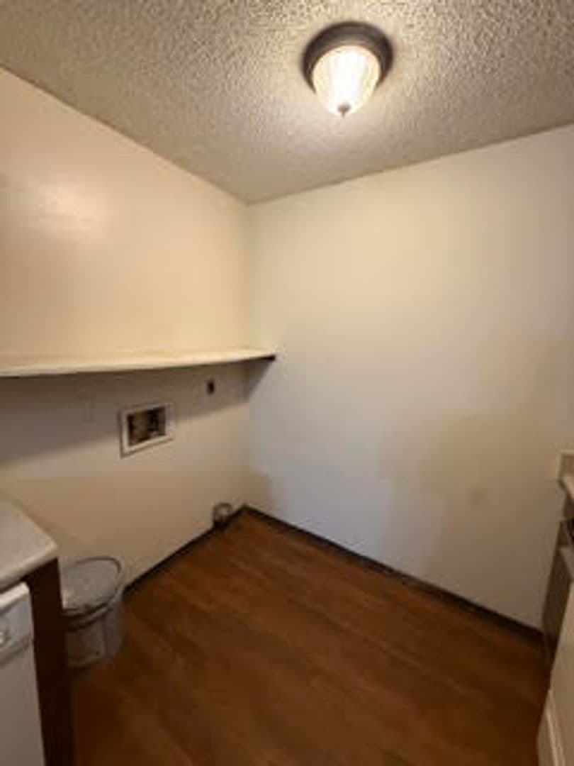 Lafayette Apartment: 200 Buttercup Drive