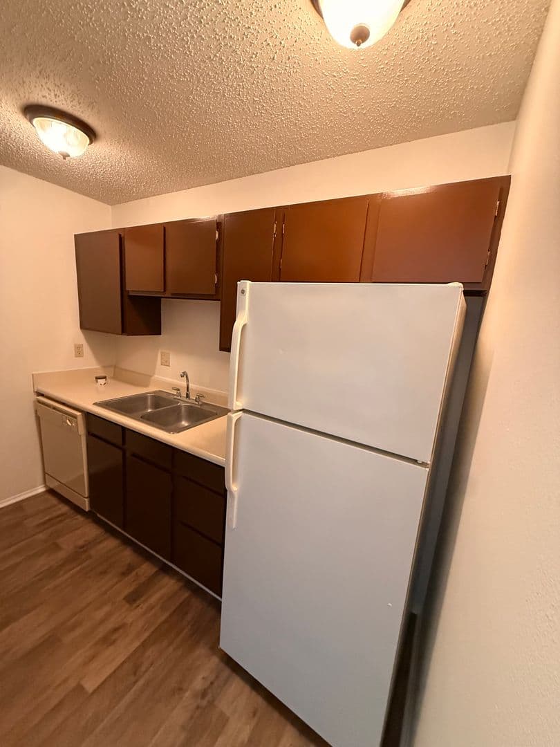 Lafayette Apartment: 200 High Meadows Blvd