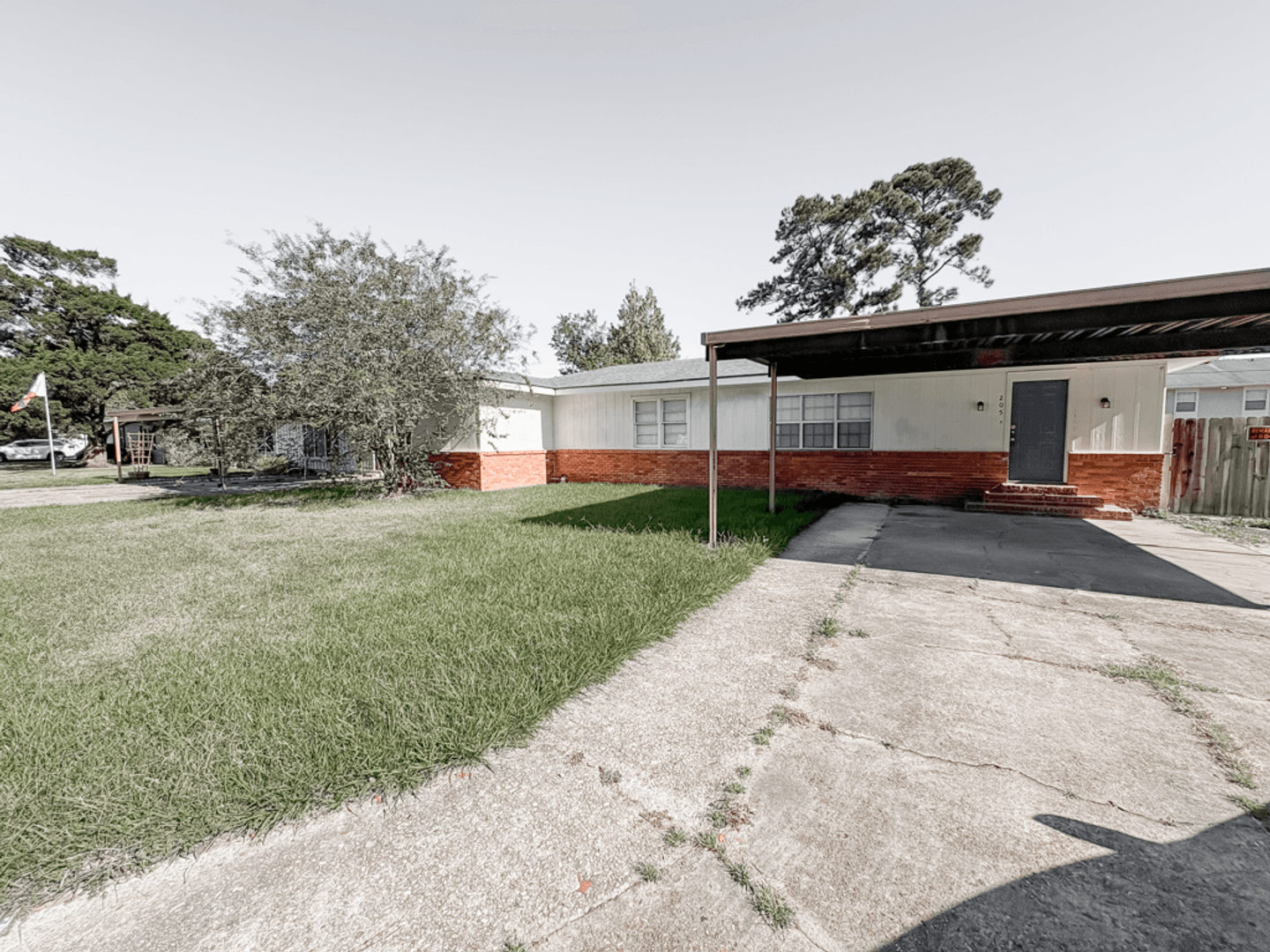 Lafayette House: 205 Lana Drive