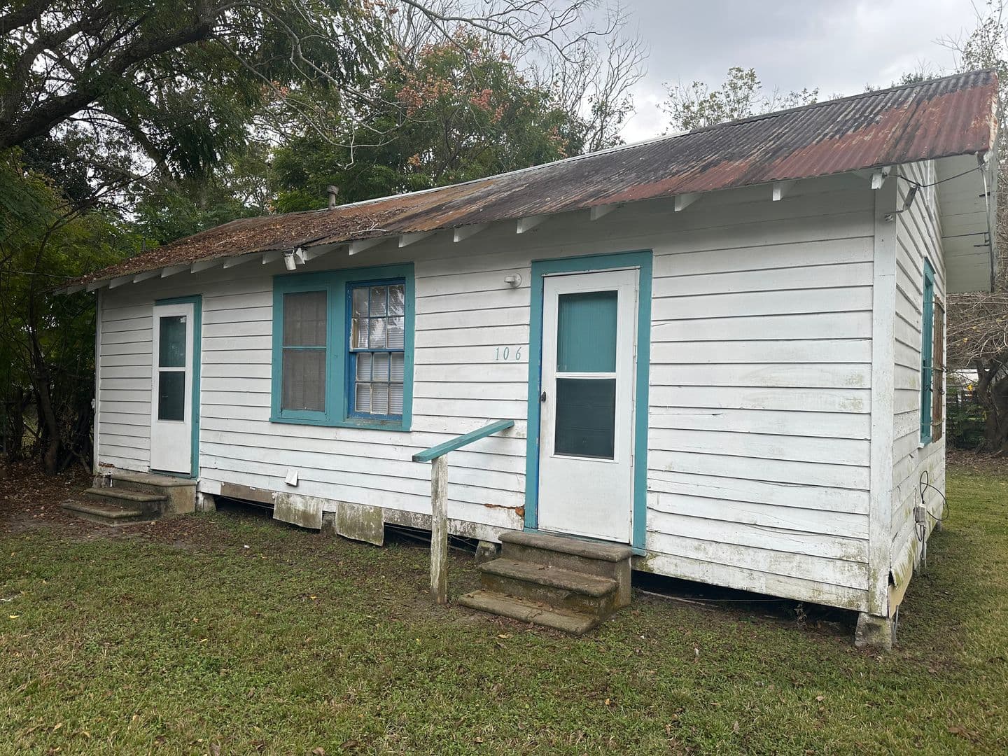 Lafayette House: 106 Nora Street