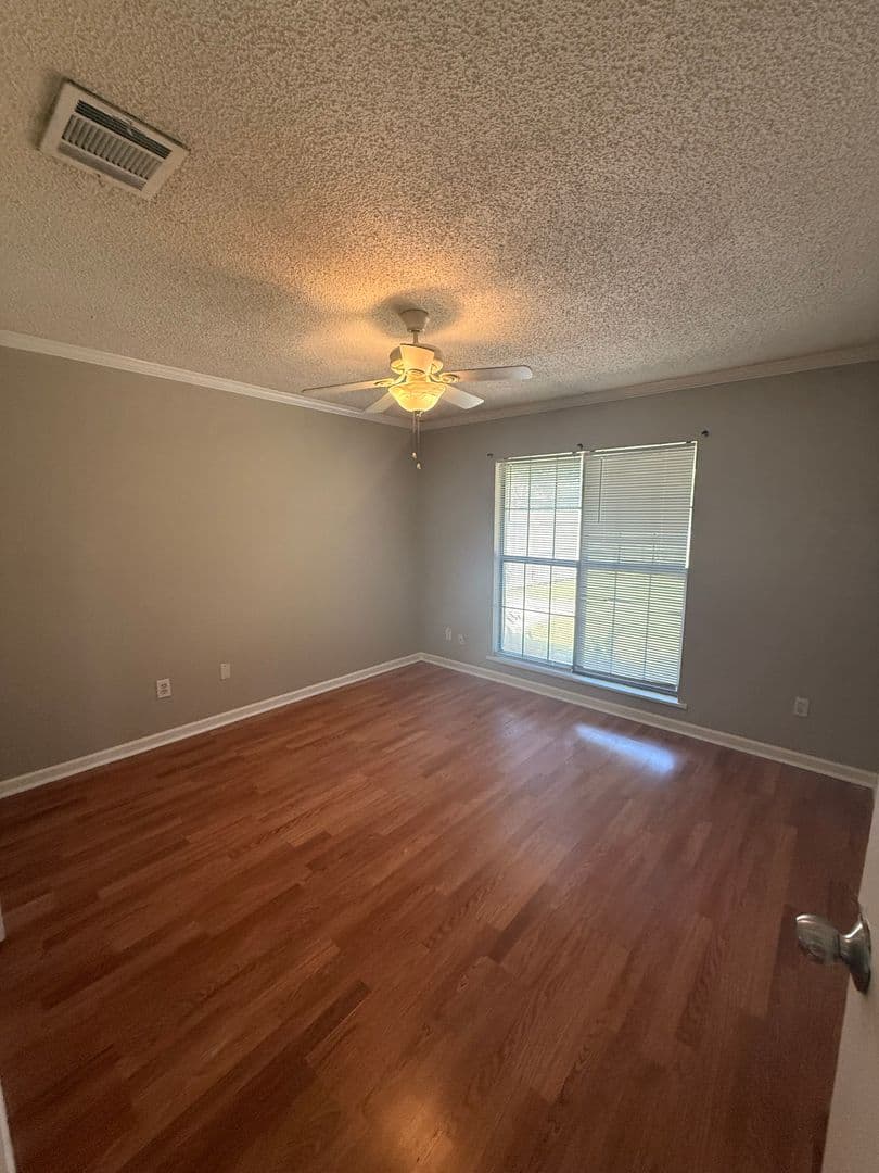Lafayette House: 108 Pamela Drive