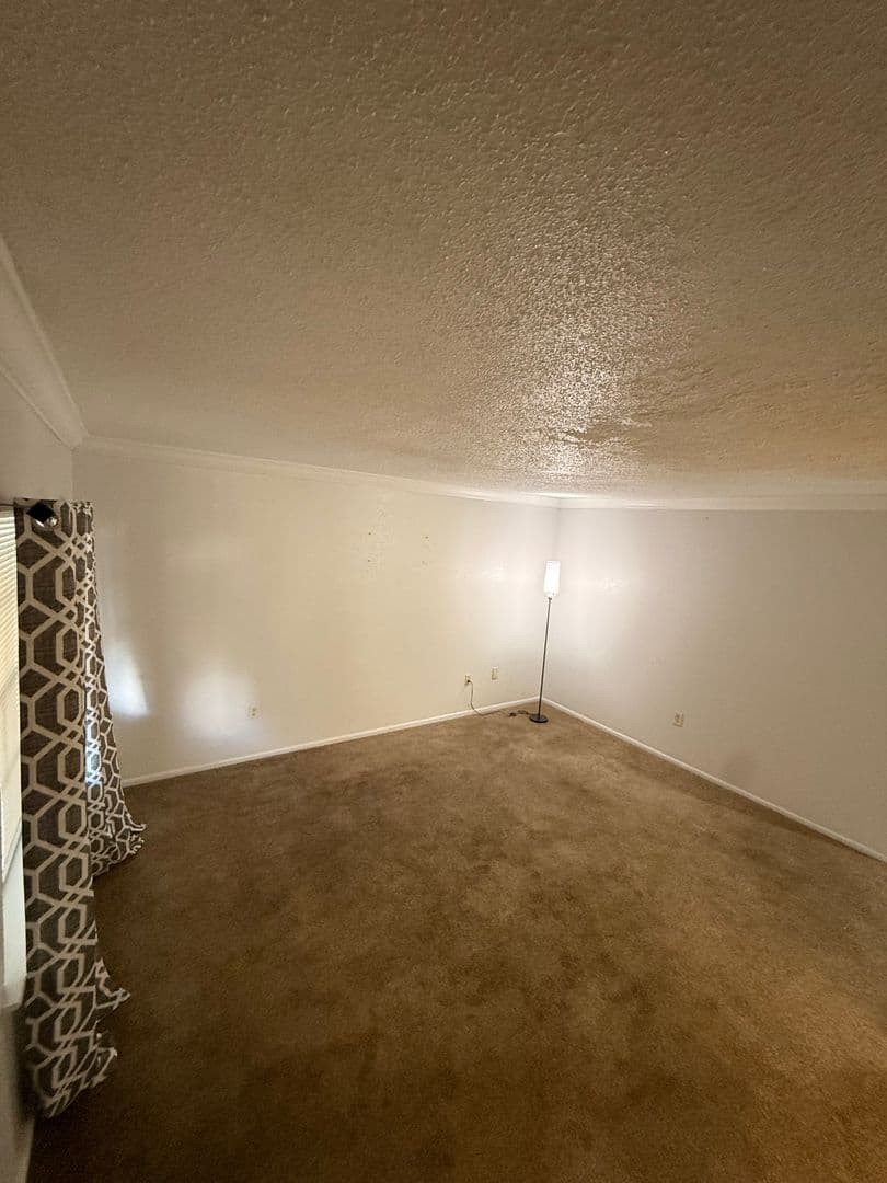 Lafayette House: 326 Guilbeau Road #220