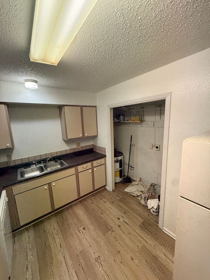 Lafayette House: 326 Guilbeau Road #220