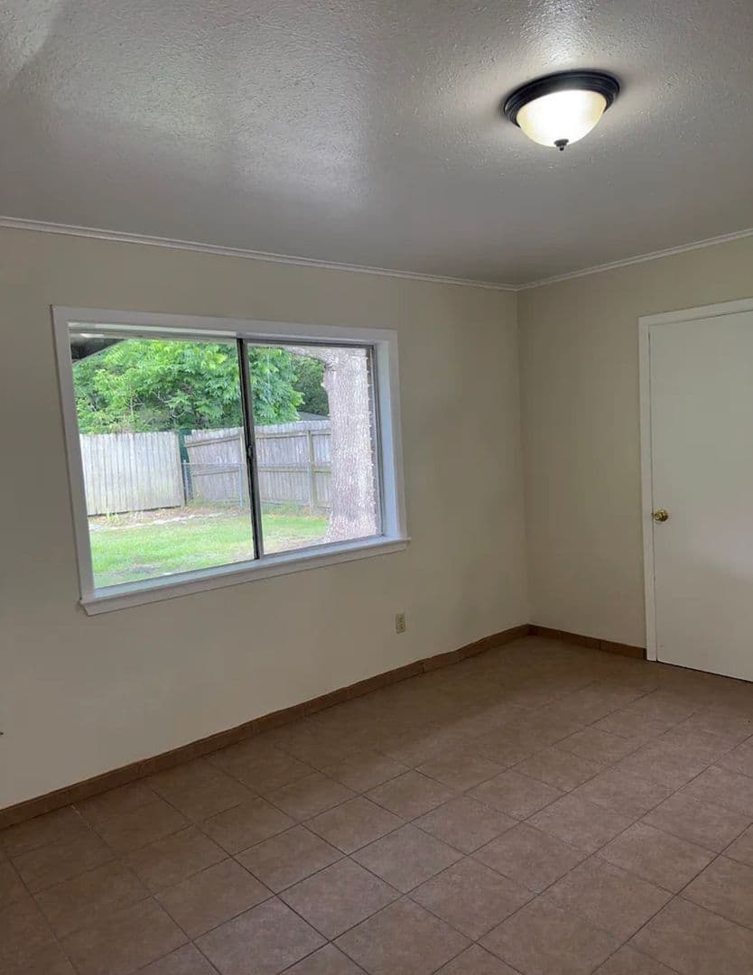 Lafayette House: 214 Guidry Road