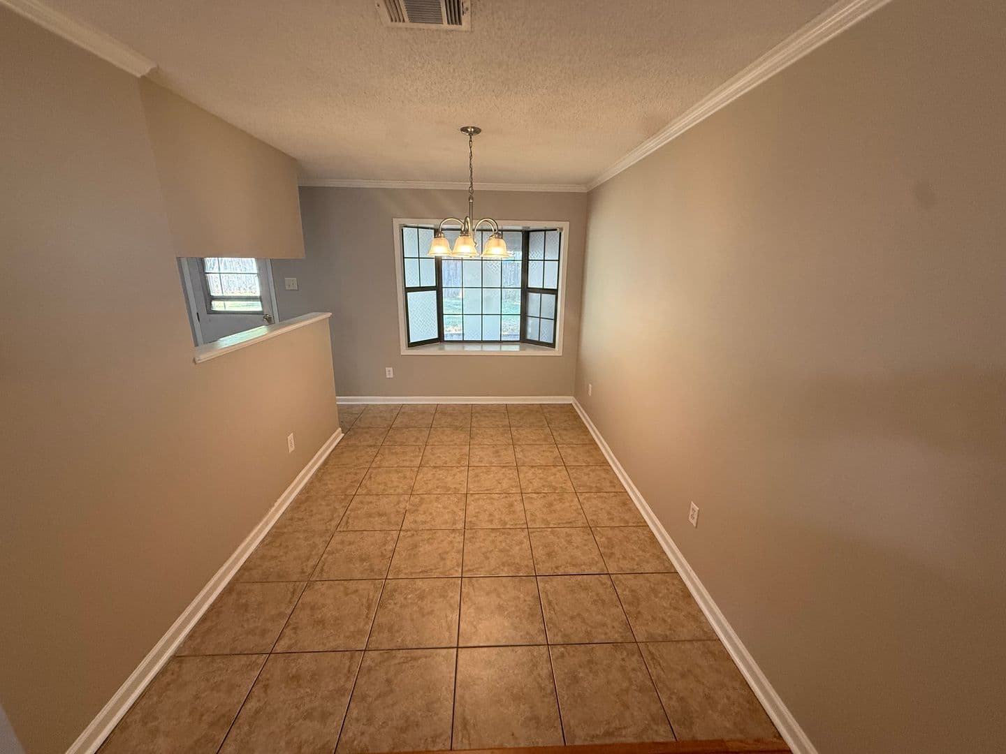 Lafayette House: 108 Pamela Drive