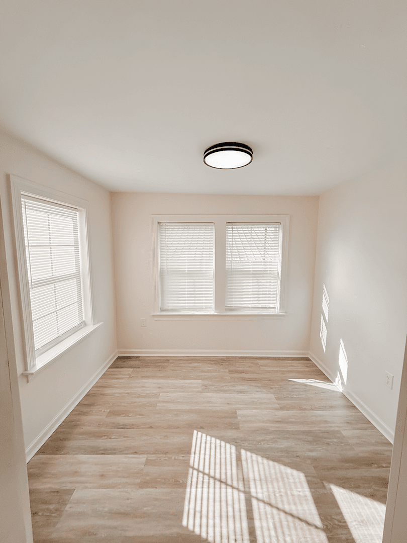 Lafayette Apartment: 502 General Mouton Avenue