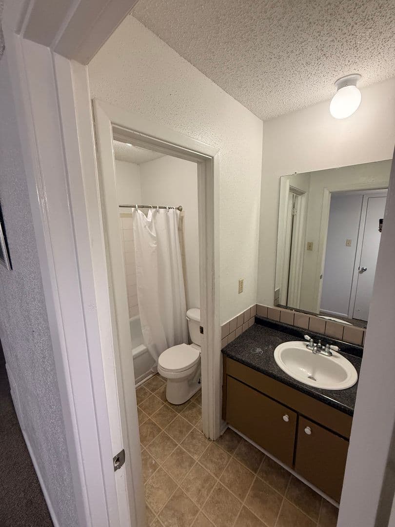 Lafayette House: 326 Guilbeau Road #220
