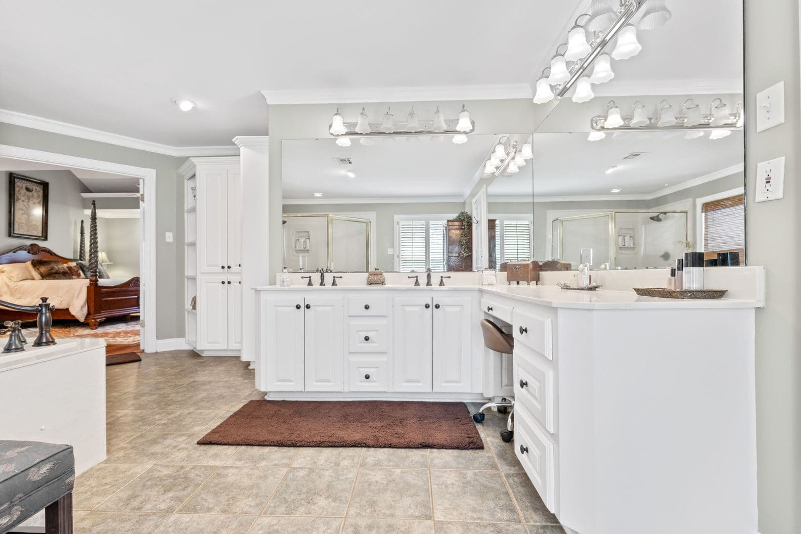 Broussard Apartment: 1026 S Morgan Avenue