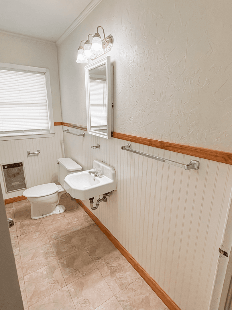 Lafayette House: 205 Lana Drive