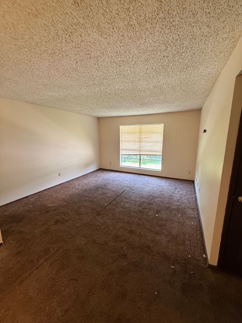 Lafayette Apartment: 200 High Meadows Blvd