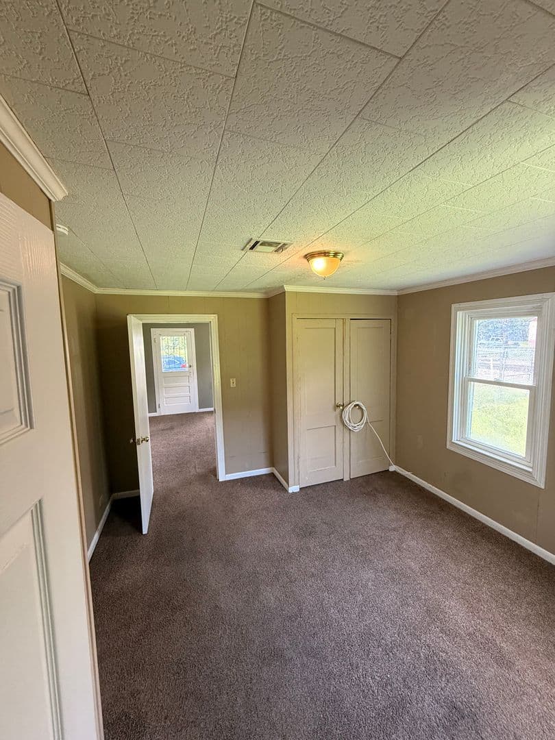 New Iberia House: 256 Field Street