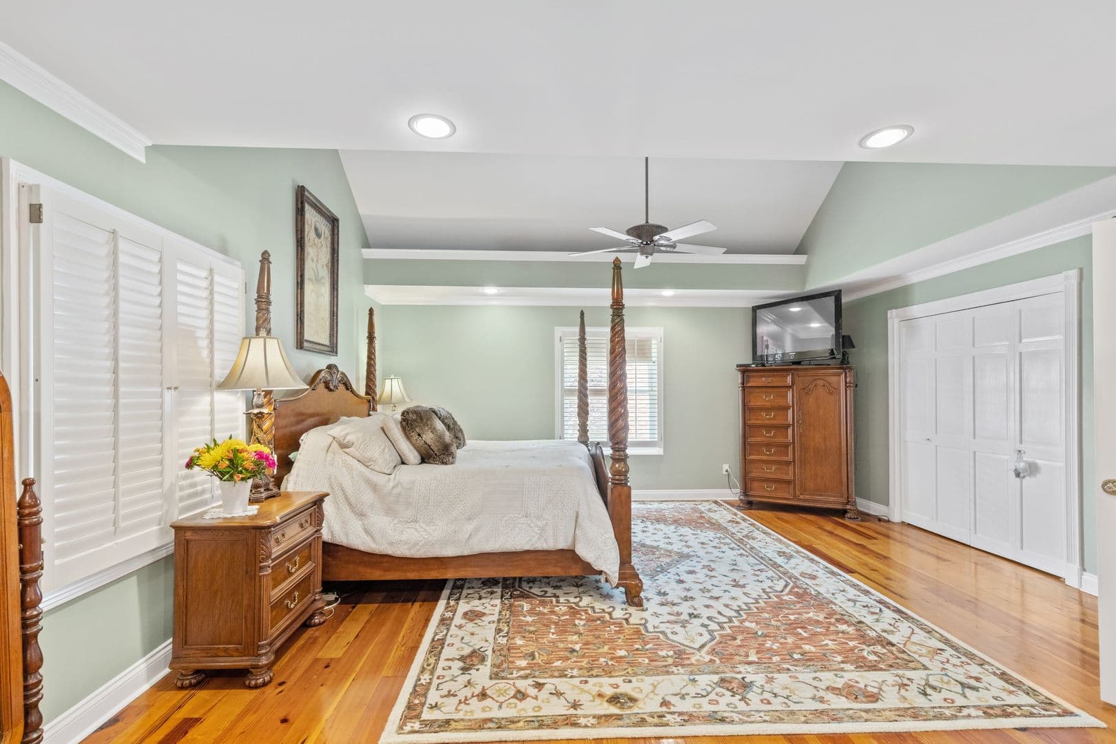 Broussard Apartment: 1026 S Morgan Avenue
