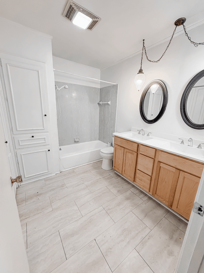 Lafayette House: 205 Lana Drive