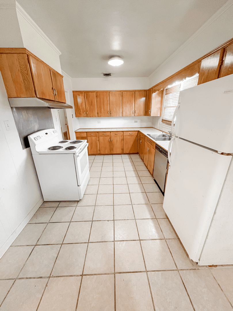 Lafayette House: 205 Lana Drive