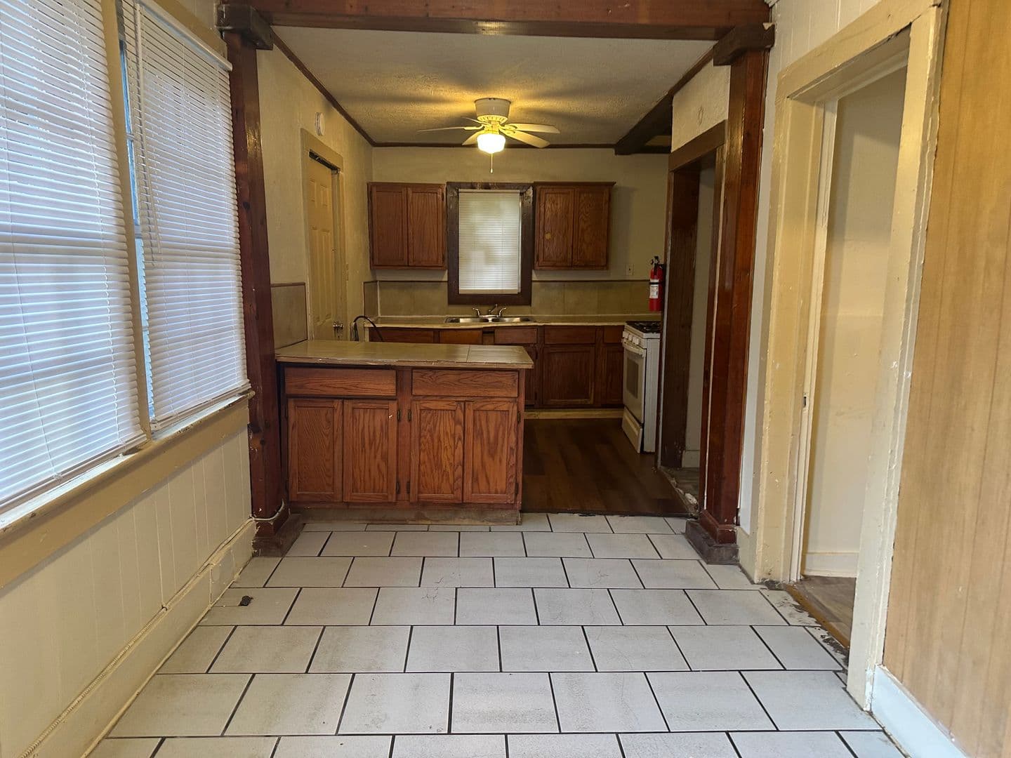 Lafayette House: 106 Nora Street