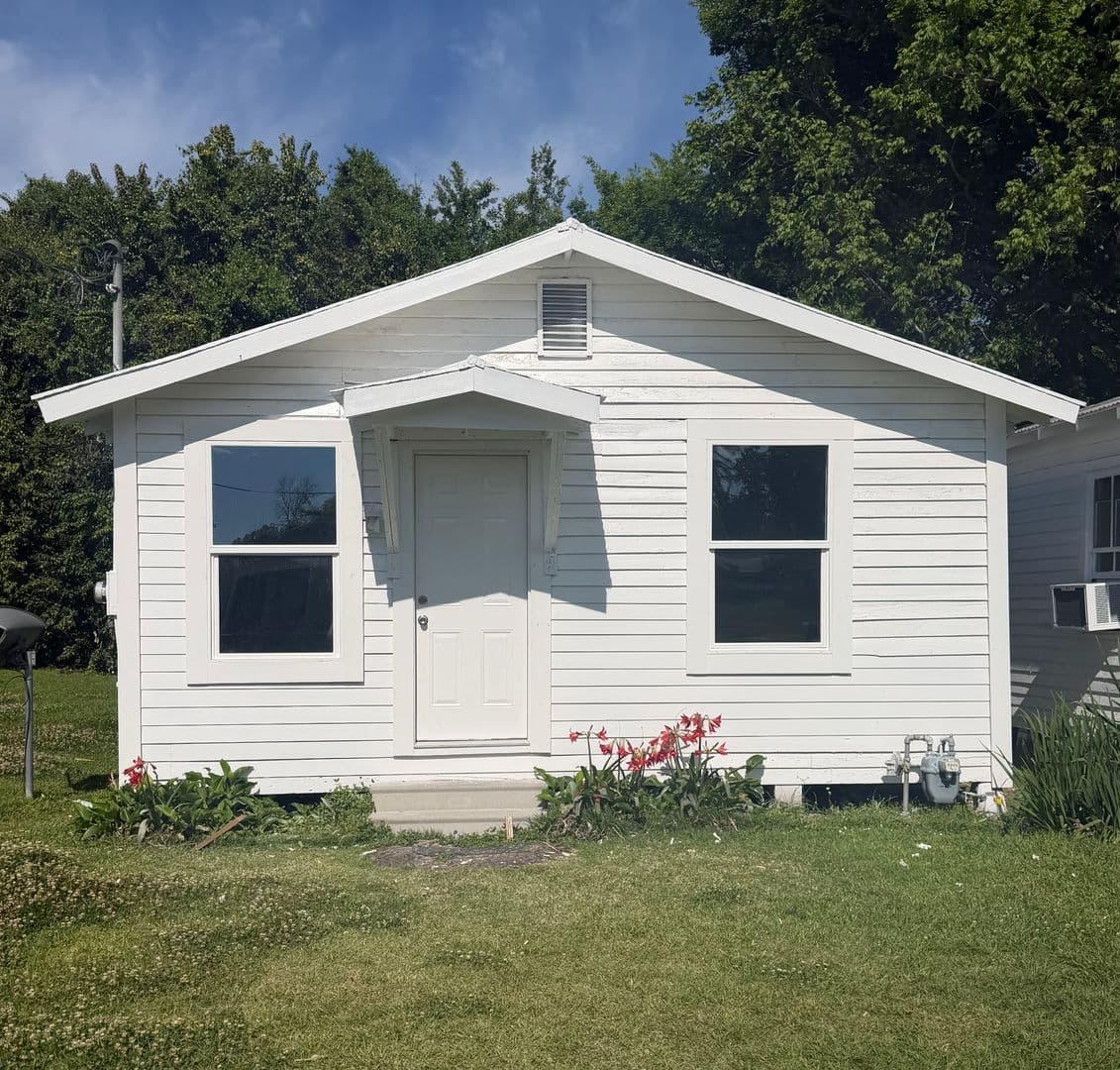 Lafayette House: 125 Nancy Lane