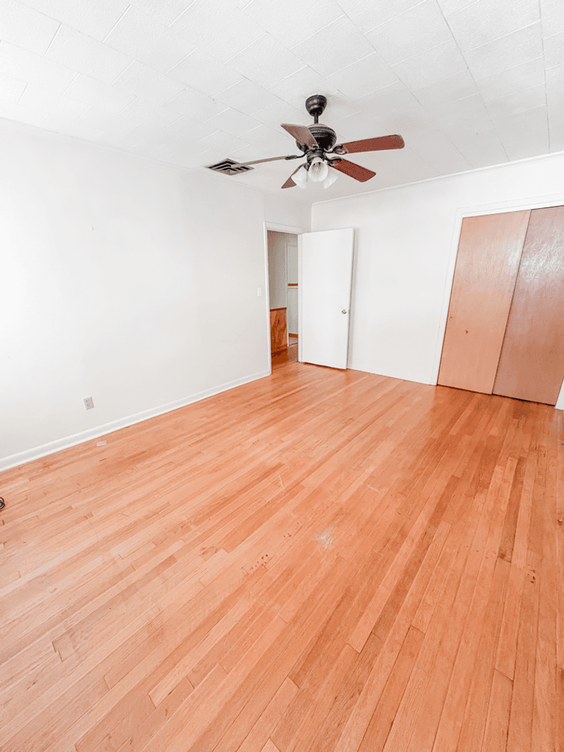 Lafayette House: 205 Lana Drive