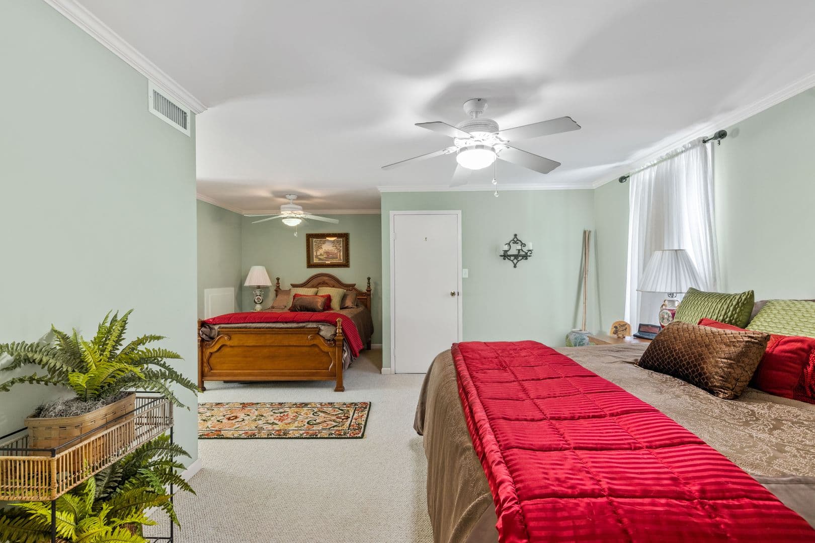 Broussard Apartment: 1026 S Morgan Avenue