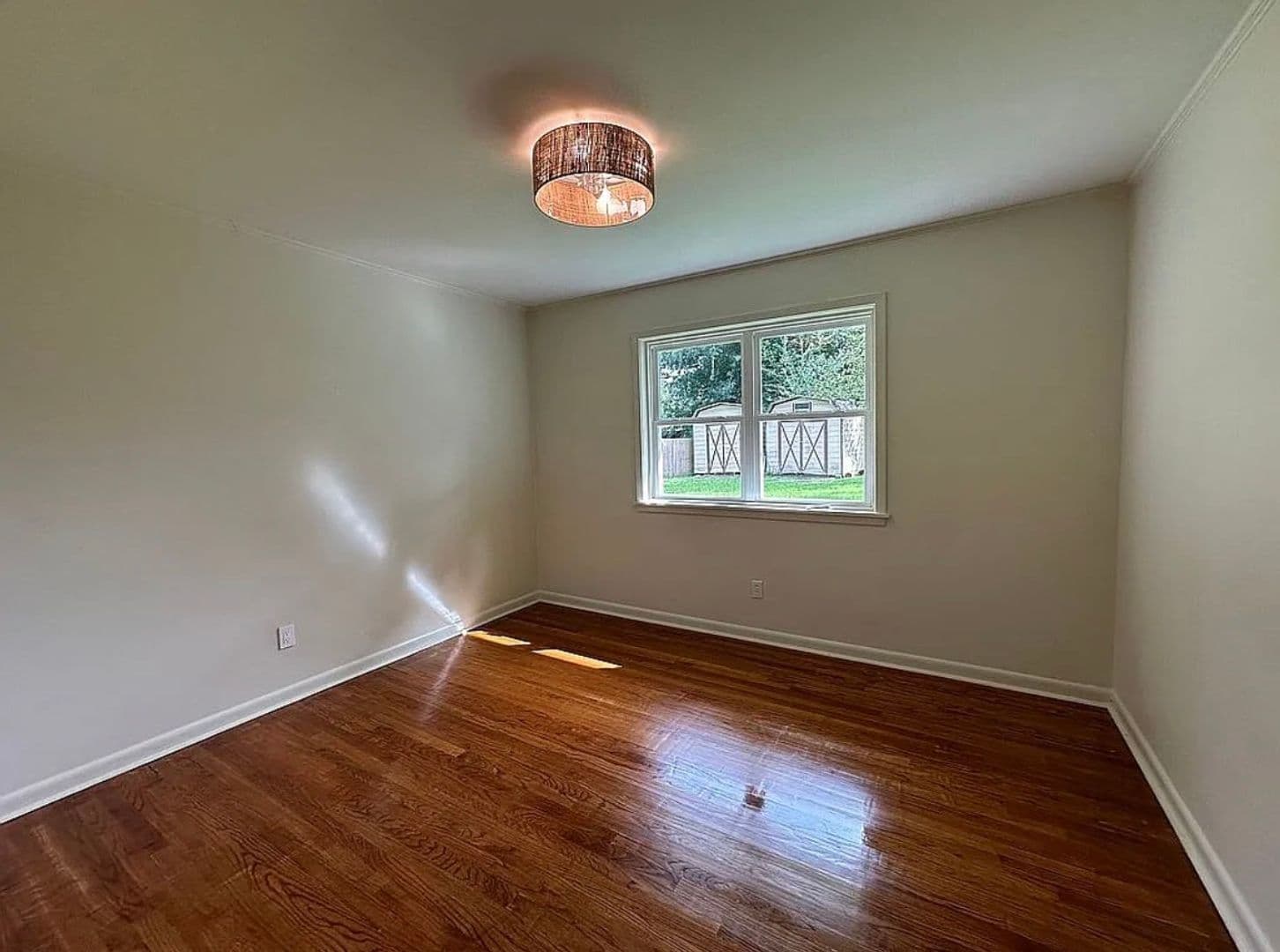 Lafayette House: 214 Brentwood Blvd
