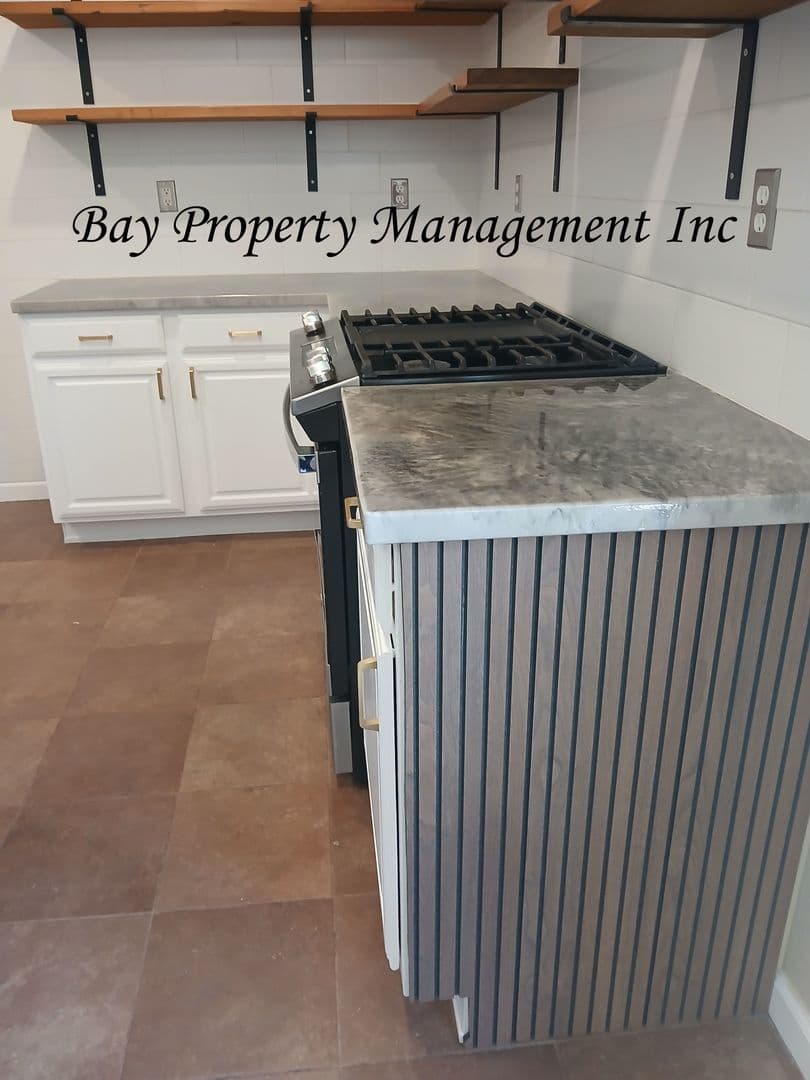 Greenfield House: 380 Barolo Cir.