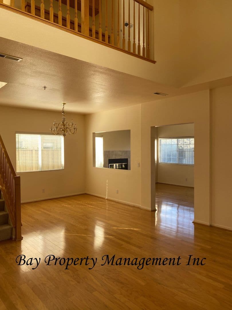 Salinas House: 26418 Honor Lane