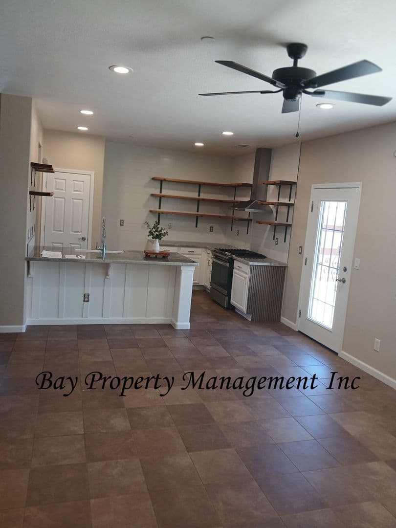 Greenfield House: 380 Barolo Cir.