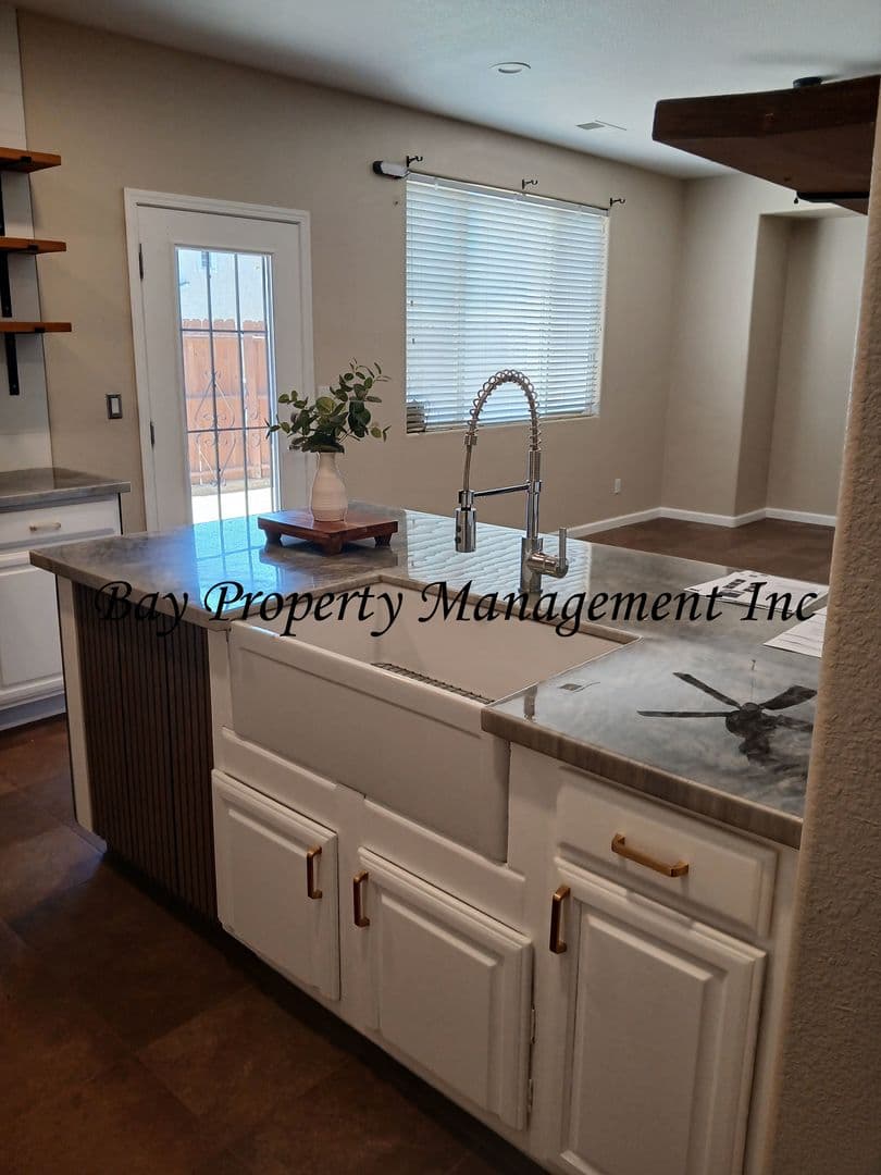Greenfield House: 380 Barolo Cir.