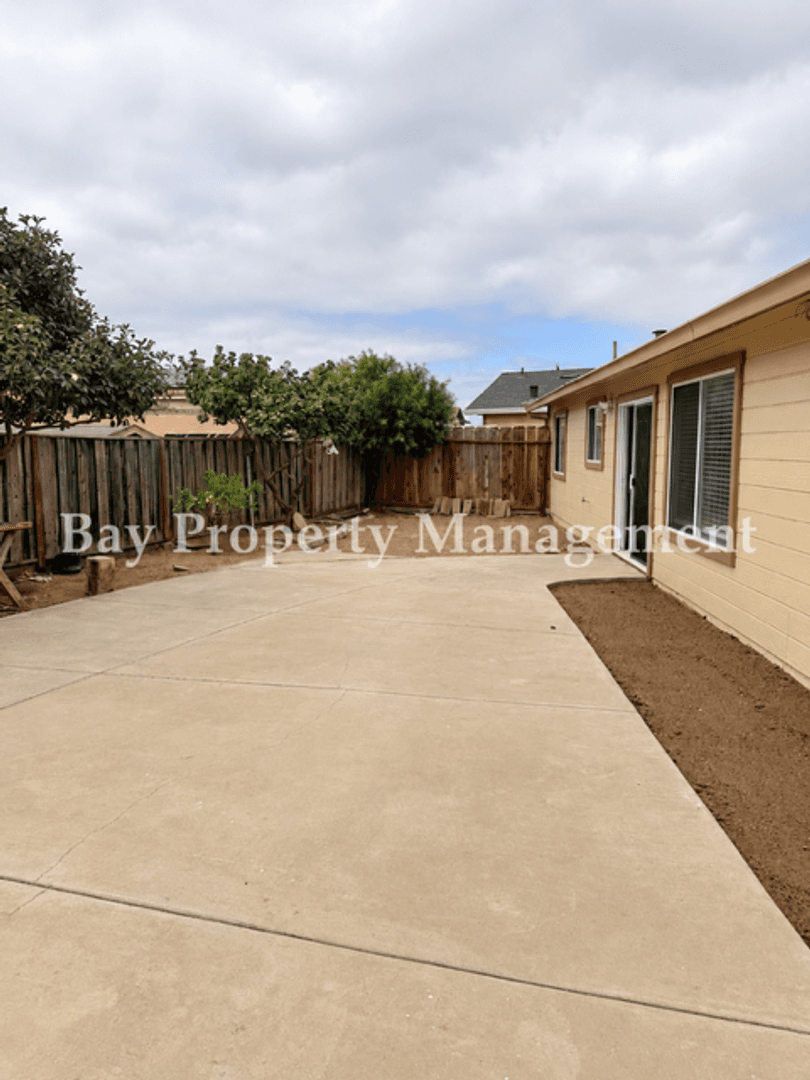 Soledad Apartment: 1001 Highpoint Court
