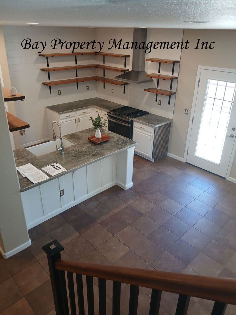 Greenfield House: 380 Barolo Cir.